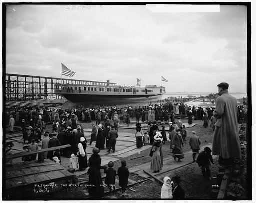 Str. Seeandbee just after the launch