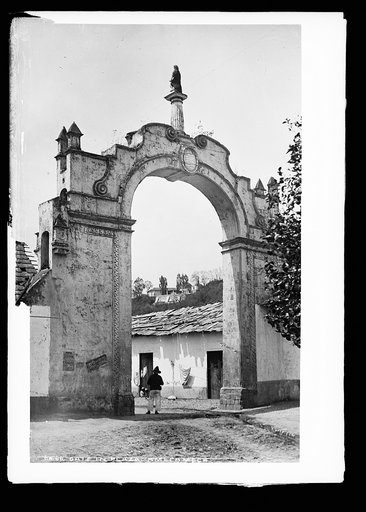 Gate in plaza, Amecameca