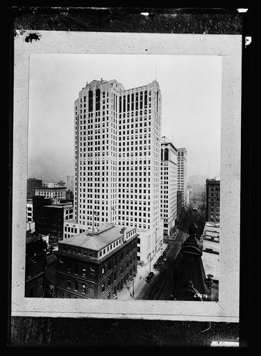 Buhl building and Detroit cityscape