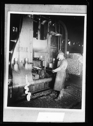 Steam hammer, 150,000 lbs.