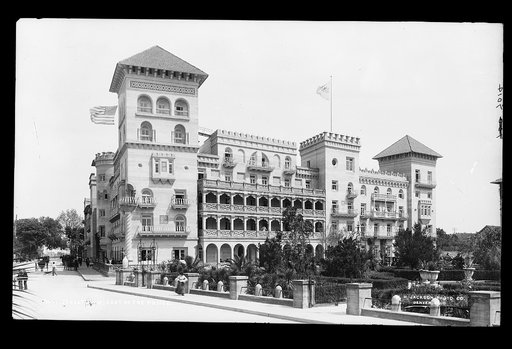 Street view, east of the Ponce [de Leon Hotel, showing Cardova hotel