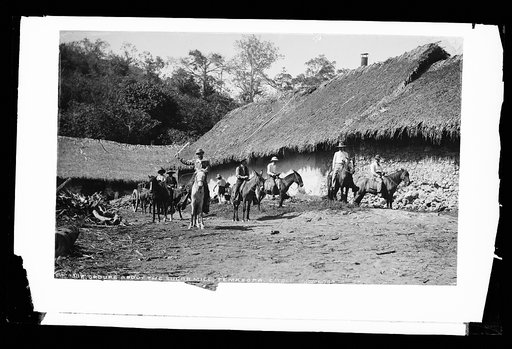 Groups about the sugar mill, Temasopa [sic