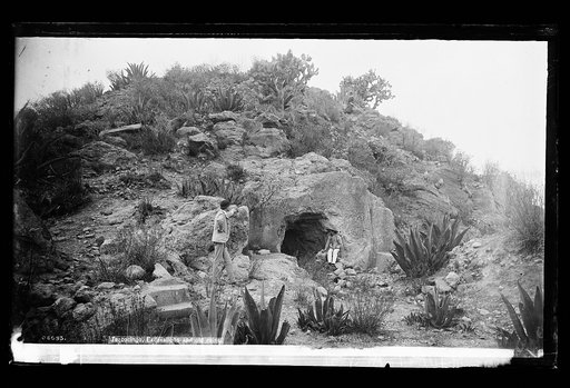 Tezcocingo [i.e. Texcotzingo], excavations and old [Aztec] ruins