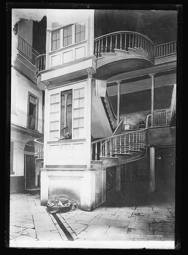 Court and stairway, Old Orleans Hotel, New Orleans, La.