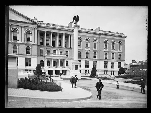 Beacon Hill Memorial Column and Massachusetts State House, Boston, Mass.