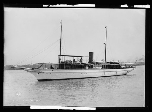 Yacht Halcyon