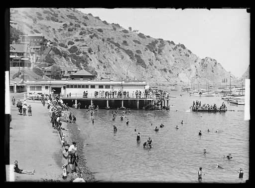 Wharf and beach, Avalon, Catalina Island, Calif.