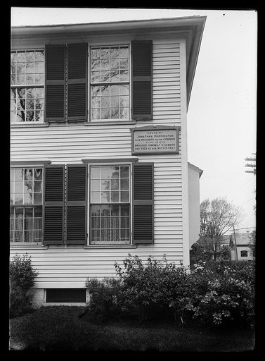 Plaque on Harrington House, Lexington, Mass.