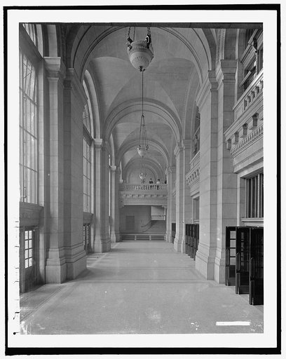 Madison Street vestibule, C. & N.W. Ry. [Chicago and North Western Railway station], Chicago, Ill.