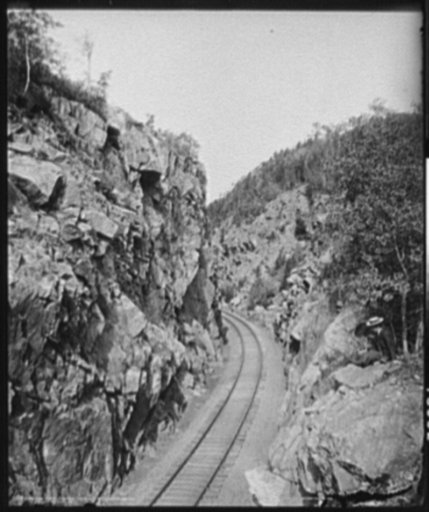 Main[e] Central Railroad cut at gate of Crawford Notch, White Mountains