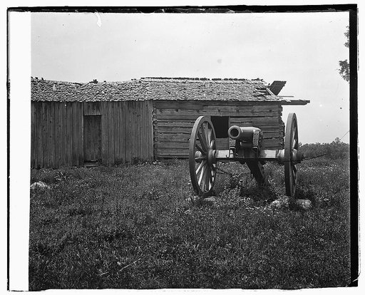 Cannon and cabin at Chickamauga and Chattanooga National Military Park