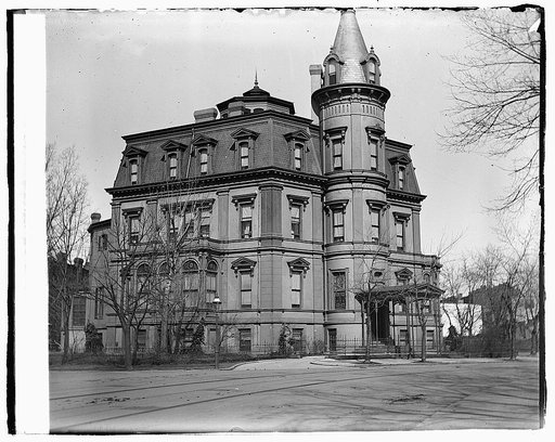 ...] Castle [...] Dupont Circle
