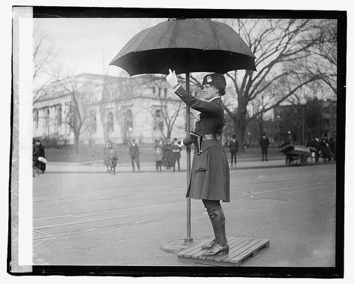 Leola N. King, wife of Cap. E.H. King, med. capt.