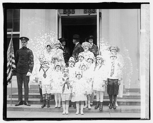 Red Cross kiddies at White House, [Washington, D.C.