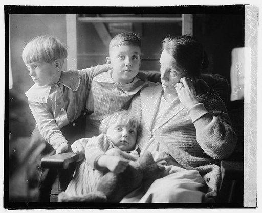 Mrs. McKinney [McKenney?] & children
