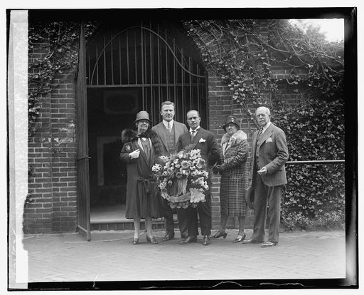 Group with wreath