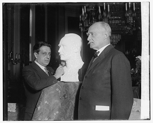Edgardo Simone, Sir Esme Howard