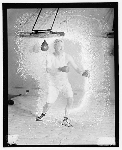 Man boxing