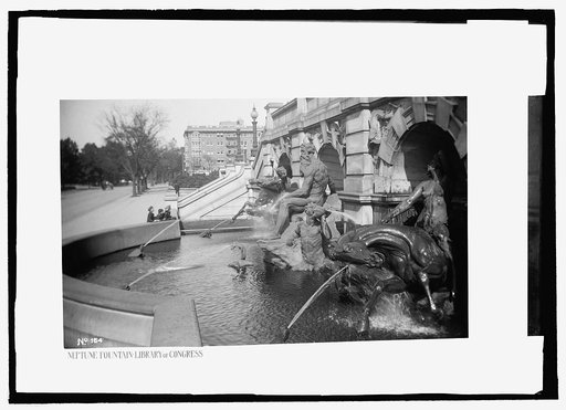Neptune fountain, Library