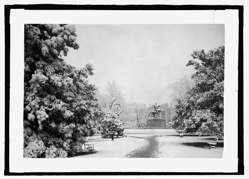 Snow scene, Lafayette Park