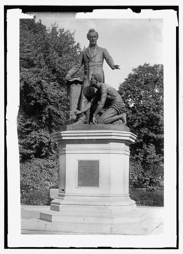 Lincoln stature