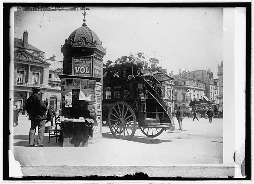 Typical Parisian conrner with kiosk (Paris)