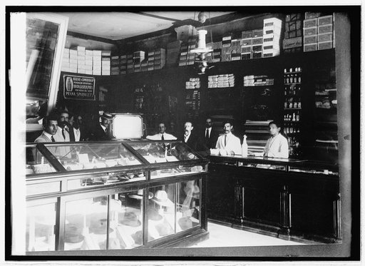 W&R store of a British importer [...