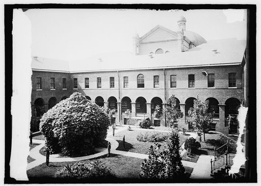 Franciscan Mission, Brookland courtyard