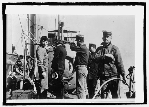 U.S.S. Walke, diver Stillson, P.A. [...] & G.R.W. Much talking to diver on phone