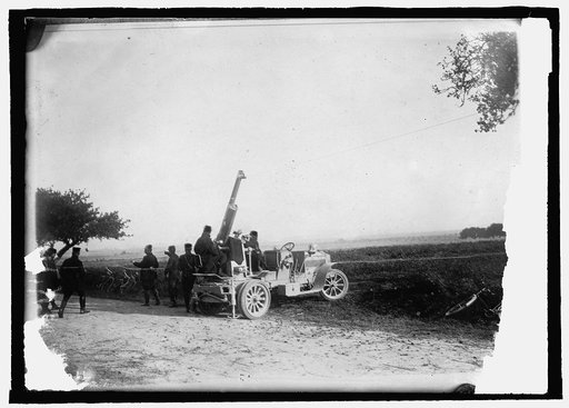 French "75" gun such as defended Paris