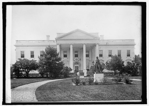 The White House during Lincoln Adm., statue of Jefferson [...] in rotunda of Cap.