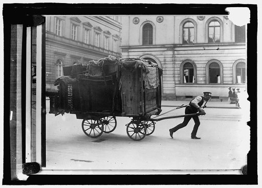 Household moving, Berlin