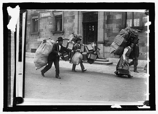 Basket peddlers