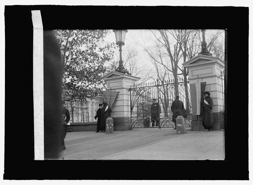 Suffragettes at White House
