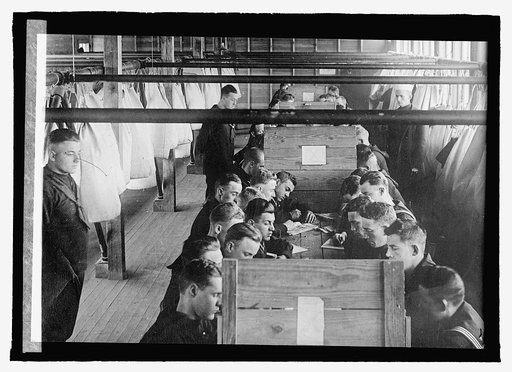 Great Lakes Naval training station radio class