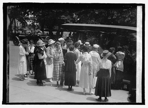 War time, Washington. Lunch wagons