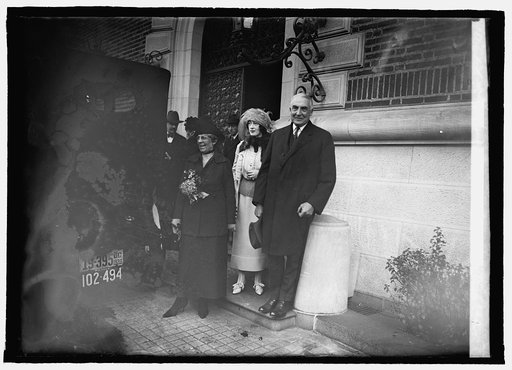 Harding, Mrs. Harding & Mrs. McLean