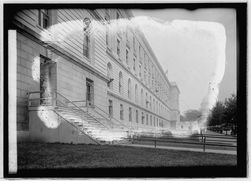 Senate ofc. bldg. (wooden steps)