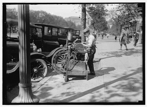 Street knife grinder, Wash. D.C.