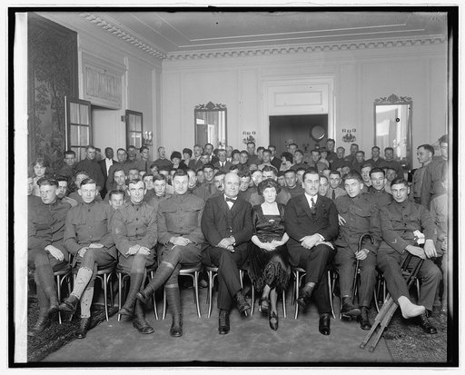 Mrs. E.T. Meredith, soldier party