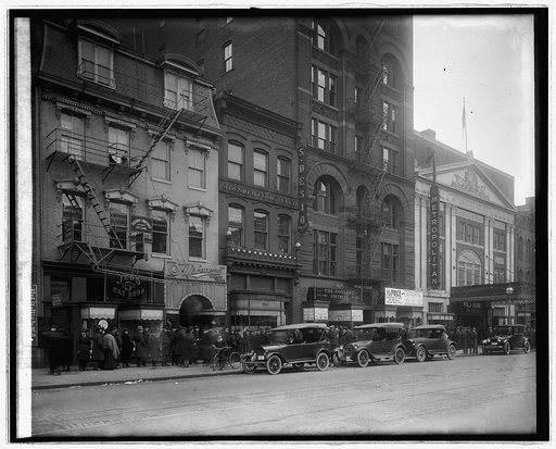 Metropolitan Theater crowds "Passion", [Washington, D.C.