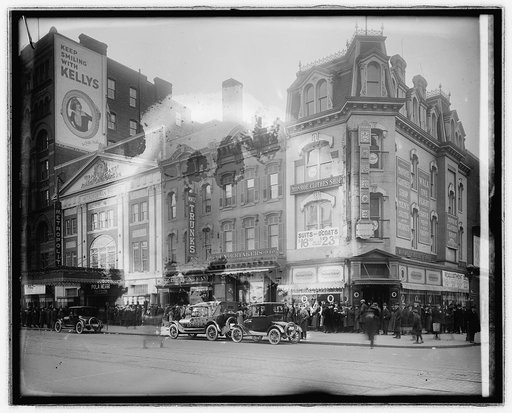 Metropolitan Theater crowds "Passion", [Washington, D.C.