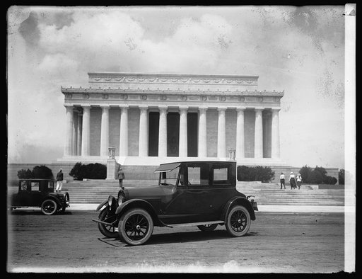 Wescott coupe [in front of Lincoln memorial, Washington, D.C.