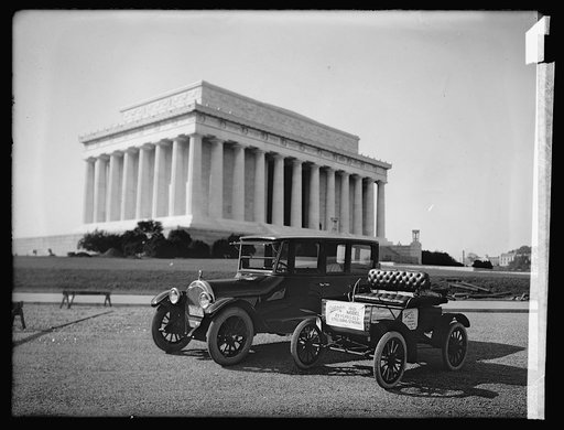 Oldsmobile [in front of Lincoln Memorial, Washington, D.C.
