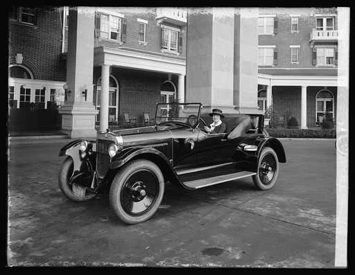 Mrs. Phil Riley, St.Clair car