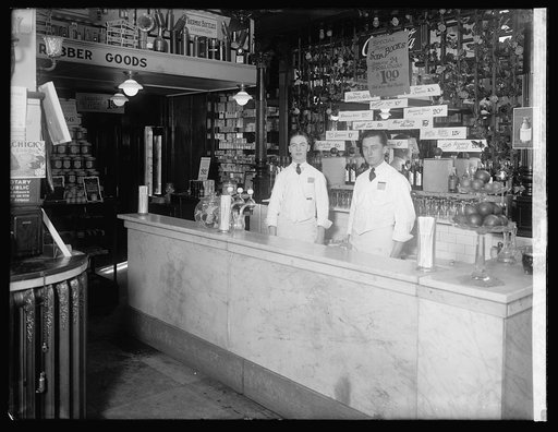 Peoples Drug store, 18 & Col. Rd., [Washington, D.C.], soda fountian