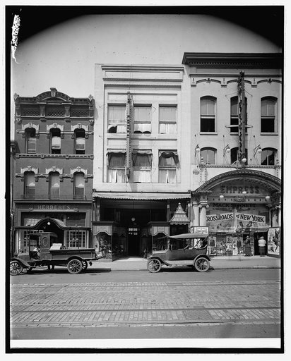 Hahn's shoe store, 414 9 St., N.W., [Washington, D.C.