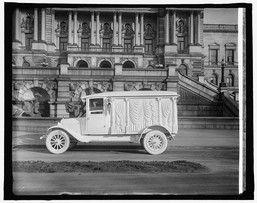 Graham Bros. Sermon Motor Co., [front of Library of Congress, Washington, D.C.