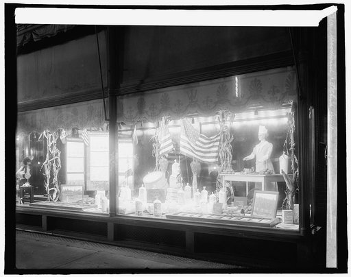 Woodward & Lothrop window, [Washington, D.C.