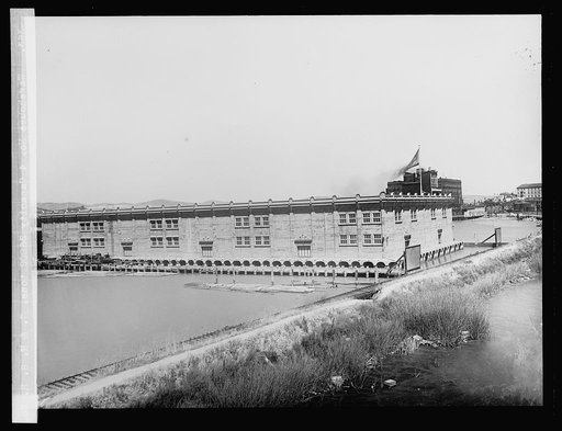 Warehouse No. 4, capacity 36000 tons. C. & H.S.R. Co.